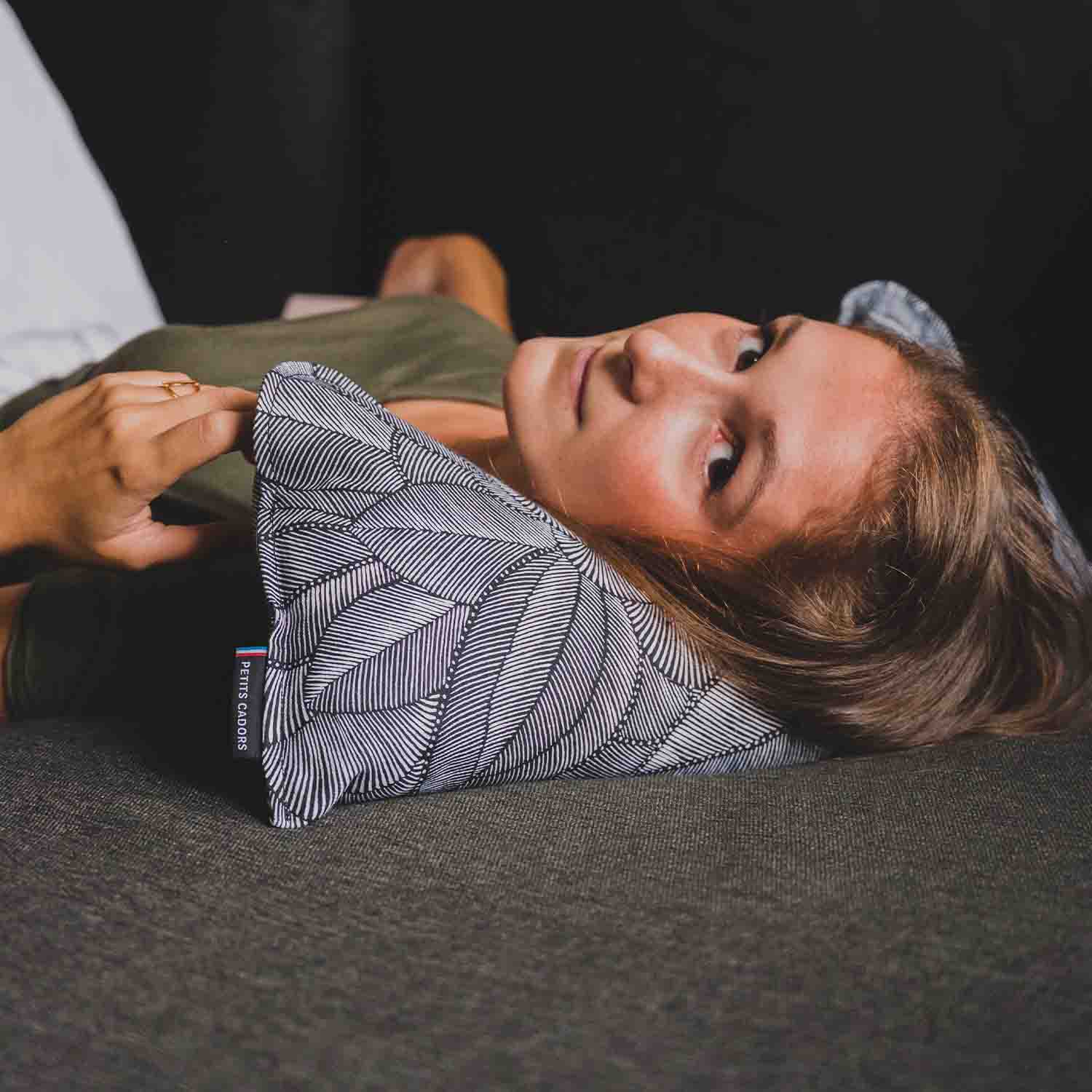 Coussin repose tête et de décoration · ƩPICUR Déméter – Image 5