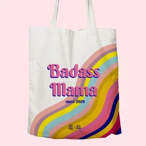 Sac à personnaliser - "Badass Mama" en collaboration avec Julia Simon - à personnaliser avec les dates de naissance des enfants.