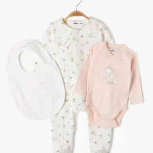 Kit naissance 3 pièces:bavoir, grenouillère(moufles intégrées)body,blanc et rose